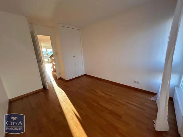 Appartement à louer 4 pièces 79.9m²