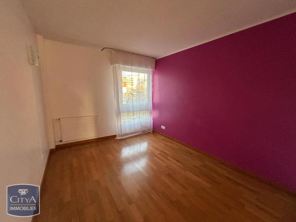 Appartement à louer 4 pièces 79.9m²