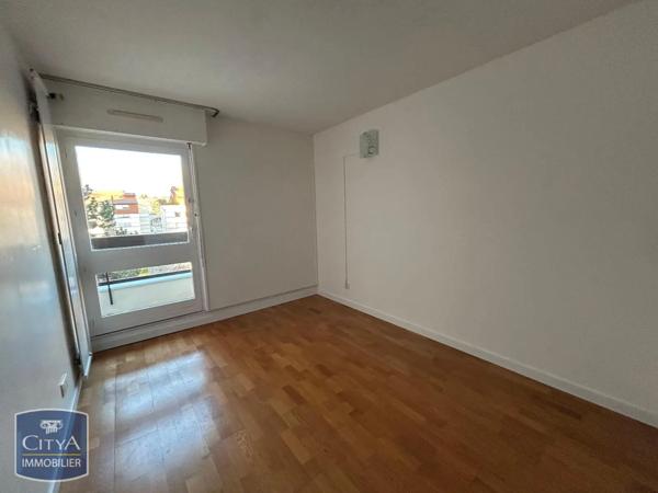 Appartement à louer 4 pièces 79.9m²