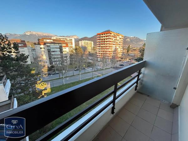 Appartement à louer 4 pièces 79.9m²