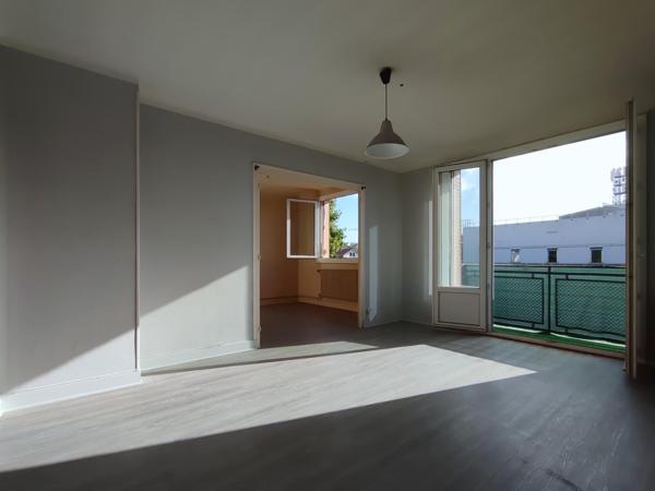 3 pièces - dernier étage avec balcon et garage