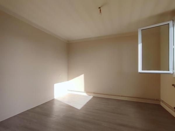 3 pièces - dernier étage avec balcon et garage