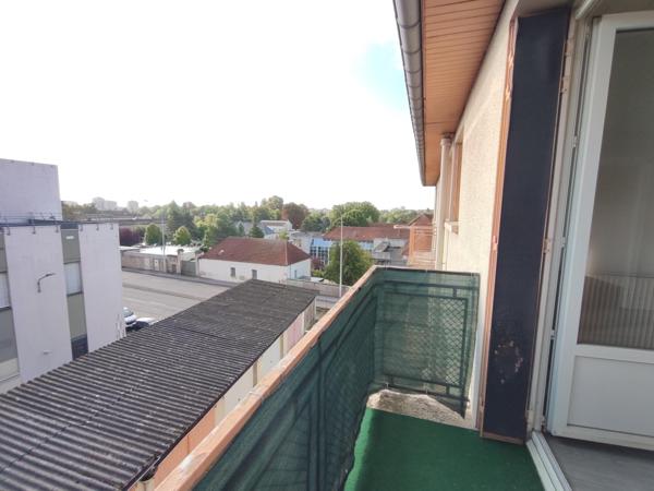 3 pièces - dernier étage avec balcon et garage