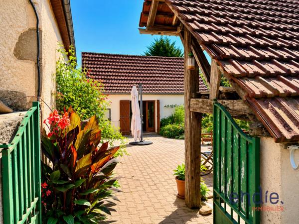 Propriété avec dépendances sur 7,5 hectares au charme authentique