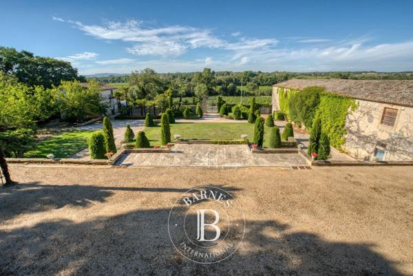 Pézenas, Maison 10 Chambres -  1 300 m² à vendre