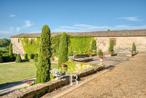Pézenas, Maison 10 Chambres -  1 300 m² à vendre