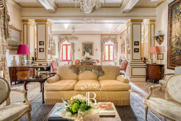 Pézenas, Maison 10 Chambres -  1 300 m² à vendre