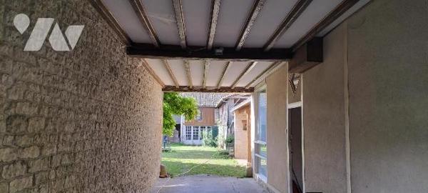 MAISON DE  CARACTERE  14 PIECES HYPER CENTRE