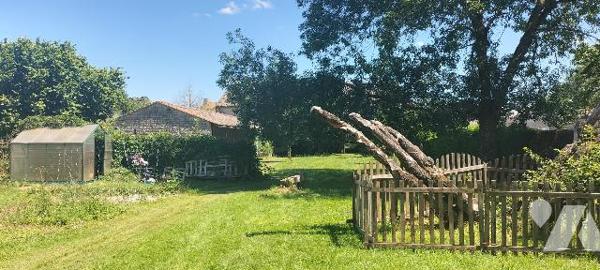 MAISON DE  CARACTERE  14 PIECES HYPER CENTRE