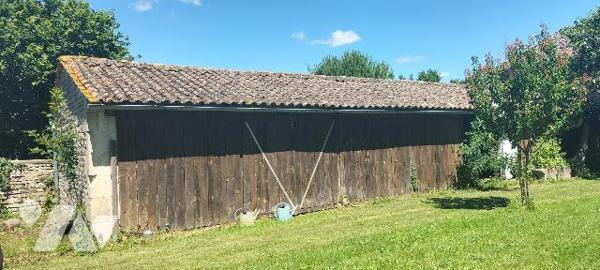 MAISON DE  CARACTERE  14 PIECES HYPER CENTRE