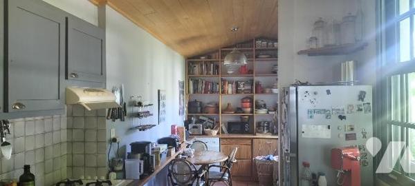 MAISON DE  CARACTERE  14 PIECES HYPER CENTRE