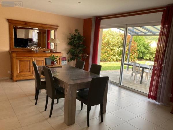 Maison à vendre à Sainte-Jamme-sur-Sarthe dans la Sarthe (72380), ref : 72126-3142