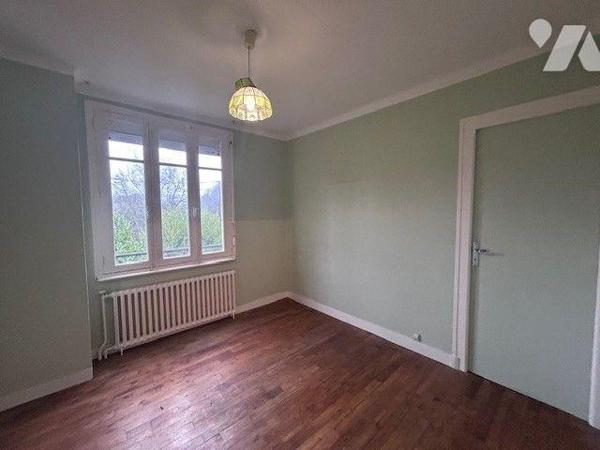 Maison à vendre à Dinan (22100) en Côtes-d'Armor (22)

Elle se compose d'un rez-de-chaussée s...