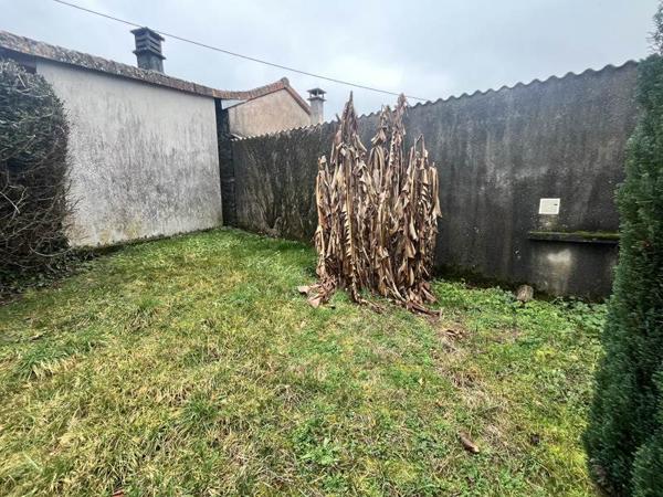 Maison à vendre |                                       Châlus |                                        3 pièces  |  76 m²
