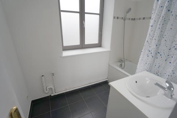 ROUBAIX - APPARTEMENT - T2 RDC