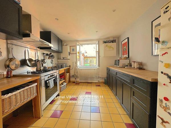 Appartement 4 pièces  ( 3 ch ) 130 m2