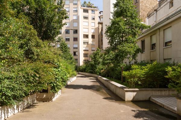 Appartement Paris 16e - PLACE VICTOR HUGO