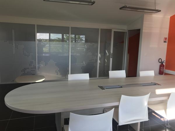Les Abymes (97139) BUREAU AMENAGE
