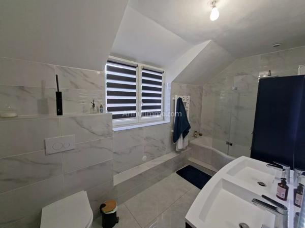 Vente                                                      Maison
                        
                     5 pièces                      153 m2                     à Gisors