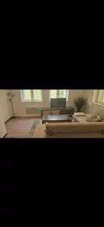 Location                                                      Appartement
                        
                     3 pièces                      81 m2                     à Salon-de-Provence