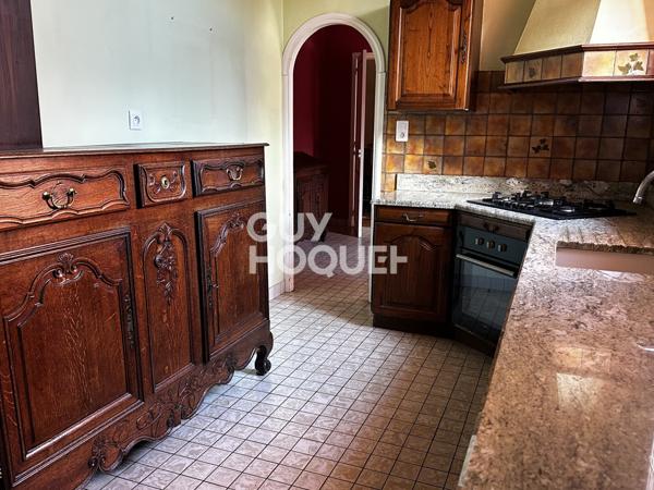 MAISON À VENDRE DE 7 PIÈCES DE 215,07 M²