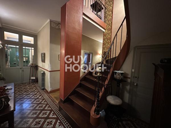 MAISON À VENDRE DE 7 PIÈCES DE 215,07 M²