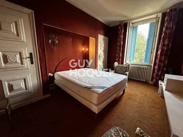 MAISON À VENDRE DE 7 PIÈCES DE 215,07 M²