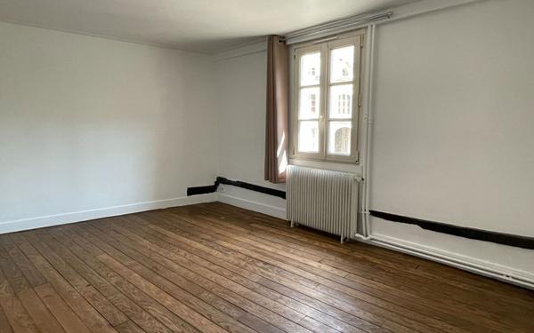 Appartement à louer    2 pièces •  Senlis