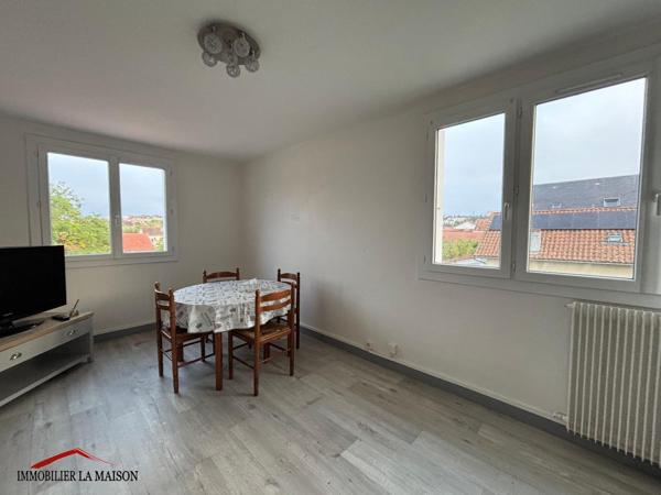 Bel appartement au 2éme étage d'un petit immeuble ...