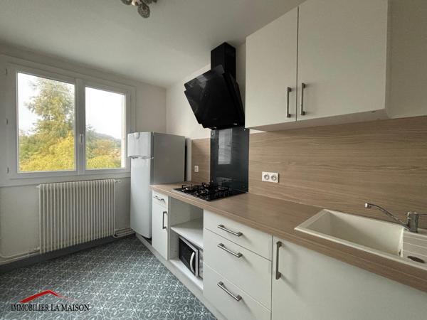 Bel appartement au 2éme étage d'un petit immeuble ...