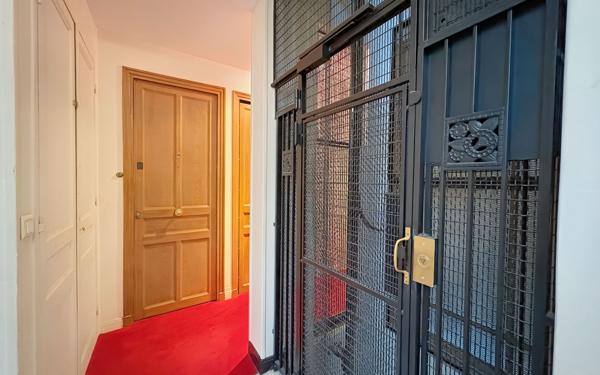 Appartement à louer    2 pièces • 50,44 m2 Paris 16
