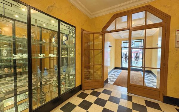 Appartement à louer    2 pièces • 50,44 m2 Paris 16