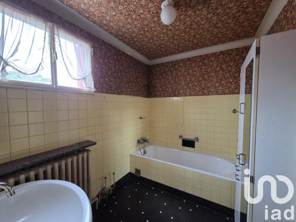 House for sale 8 rooms 130 m² Saint-Étienne-de-Montluc