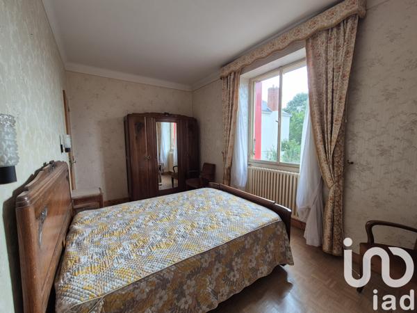 House for sale 8 rooms 130 m² Saint-Étienne-de-Montluc