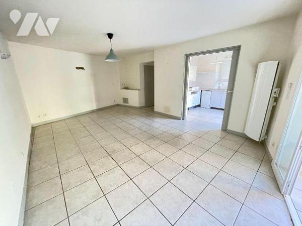 A vendre ? Gréoux-les-Bains (04) - Alpes-de-Haute-Provence: Maison de village rénovée en 2 loge...