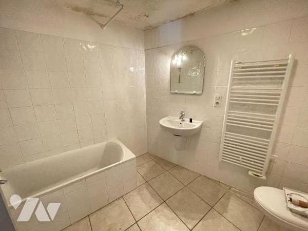 A vendre ? Gréoux-les-Bains (04) - Alpes-de-Haute-Provence: Maison de village rénovée en 2 loge...