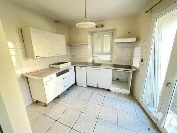 A vendre ? Gréoux-les-Bains (04) - Alpes-de-Haute-Provence: Maison de village rénovée en 2 loge...