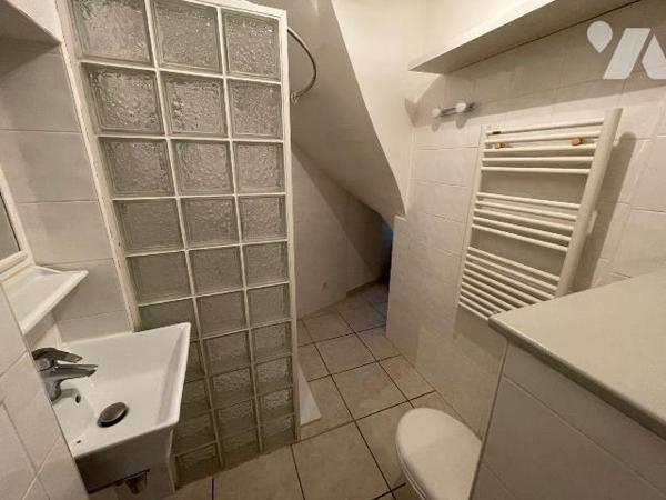 A vendre ? Gréoux-les-Bains (04) - Alpes-de-Haute-Provence: Maison de village rénovée en 2 loge...