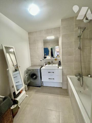 Appartement T3 avec terrasse et garage 