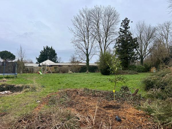 Terrain de 729 m2 - Serris Bourg