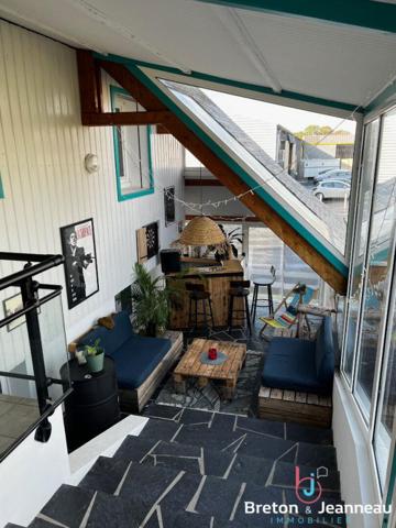 Pavillon à St Denis de Gastines