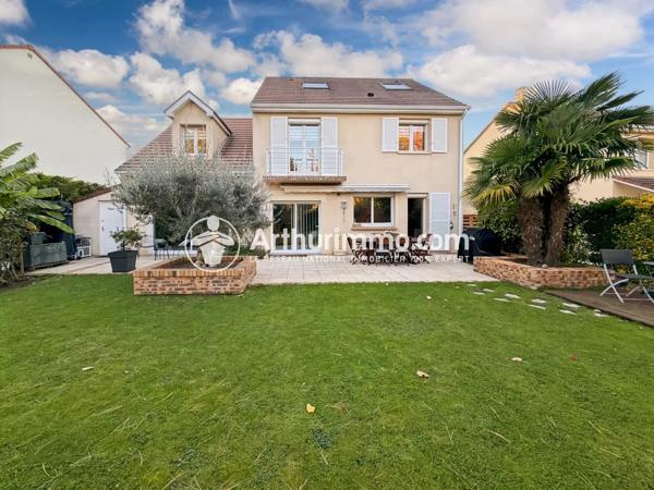 Vente Maison 7 pièces 189 m2 à Saint-Germain-Lès-Corbeil