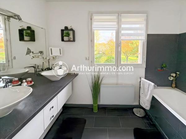 Vente Maison 7 pièces 189 m2 à Saint-Germain-Lès-Corbeil