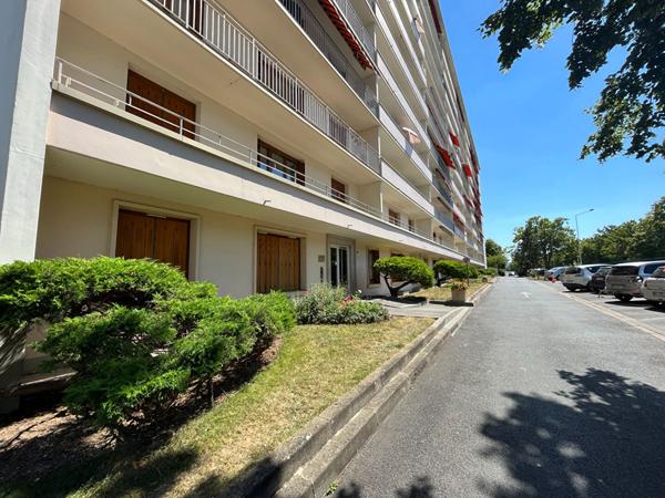 TYPE 2, REIMS - AVENUE D'EPERNAY