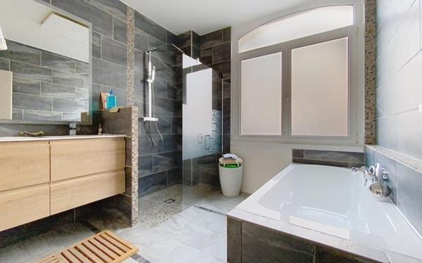 Maison à vendre    5 pièces •  Armentières