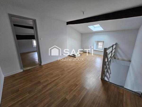 Immeuble avec local commercial et 2 appartements libres