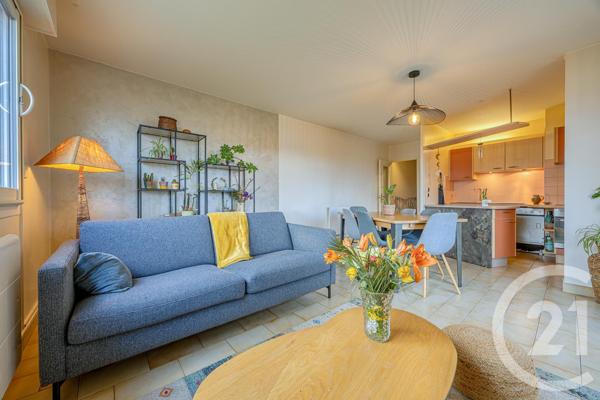 Appartement F4 à vendre  4 pièces - 93 m2 RUMILLY - 74