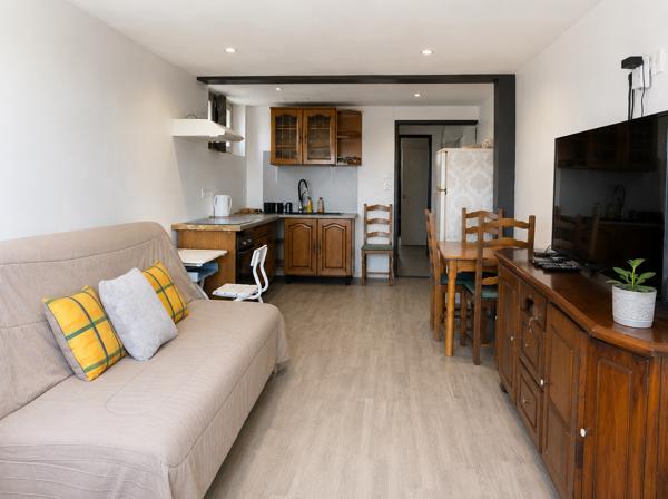 Oyonnax · Maison ~200 m² · 3 niveaux · terrain 667 m² · vue montagne · Oyonnax (01100)