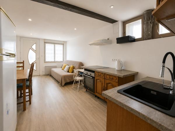 Oyonnax · Maison ~200 m² · 3 niveaux · terrain 667 m² · vue montagne · Oyonnax (01100)