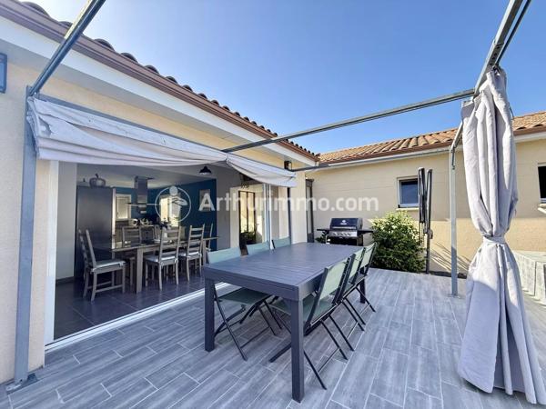 Vente                                                      Maison
                        
                     5 pièces                      136 m2                     à Saint-Astier